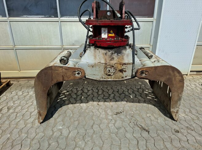 Demarec Abbruch & Sortiergreifer DRG25