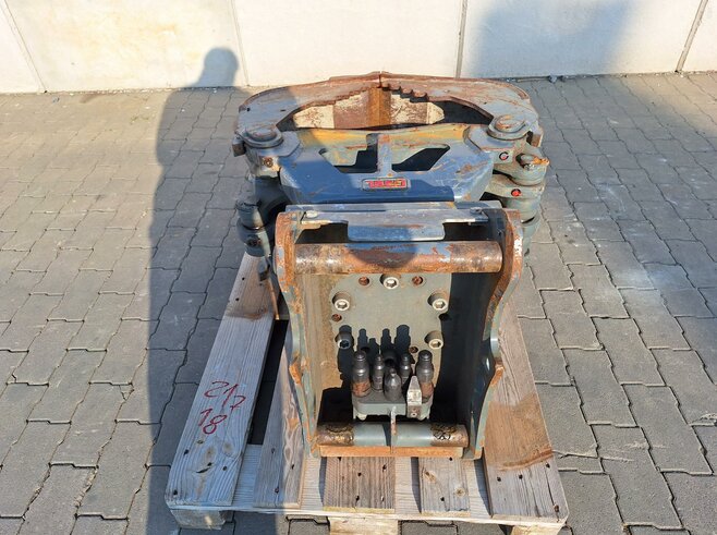 Geel, Universalgreifer UG06