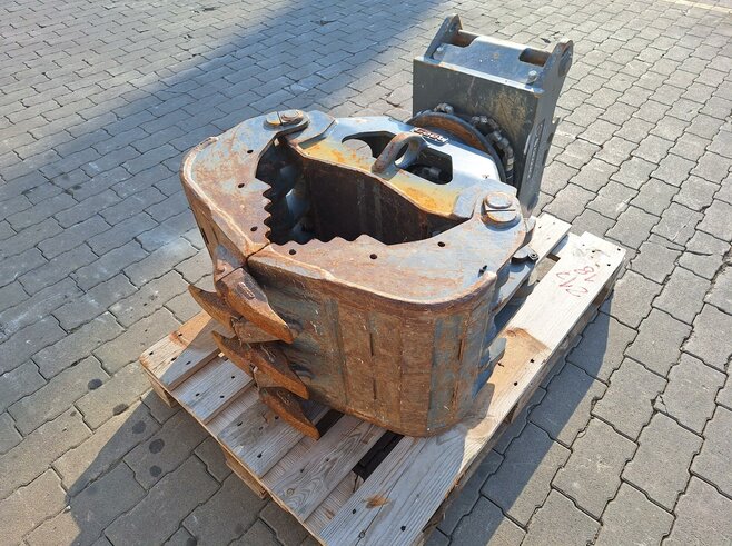 Geel, Universalgreifer UG06