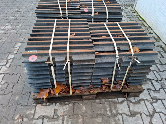 Hitachi Bodenplatten 600mm Dreisteg