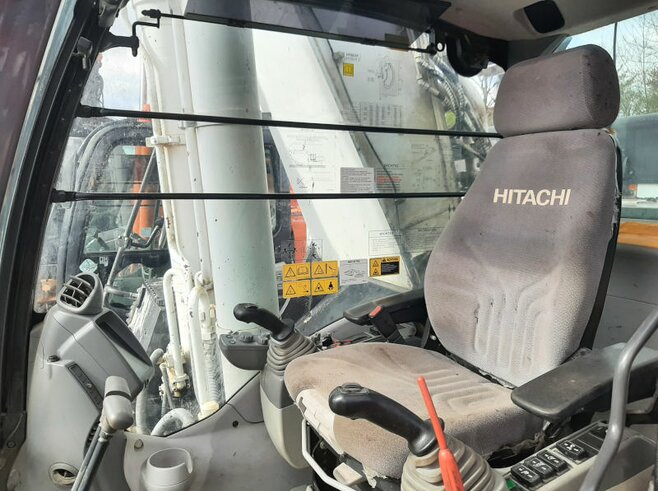 Hitachi ZX470LCH-5 +Demarec DRS-90