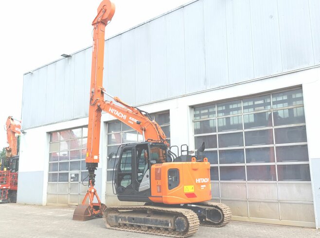 Hitachi ZX135US-6