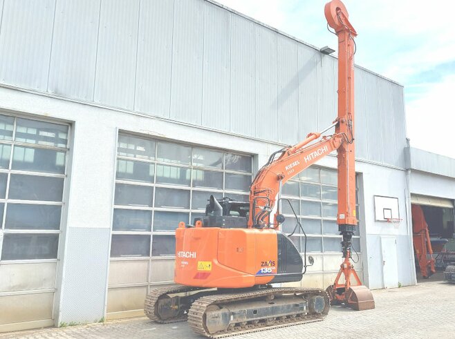 Hitachi ZX135US-6