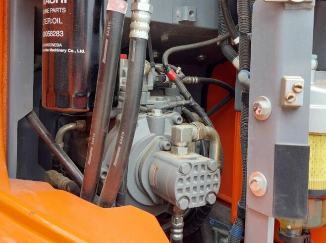 Hitachi ZX135US-6