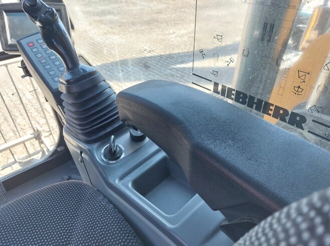 Liebherr R956LC