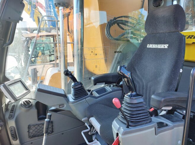 Liebherr R956LC