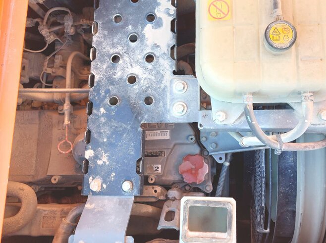 Hitachi ZX225USLC-6