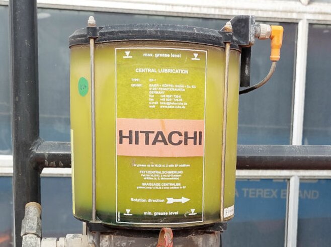 Hitachi ZX350LCN-6 +Demarec MQP-45