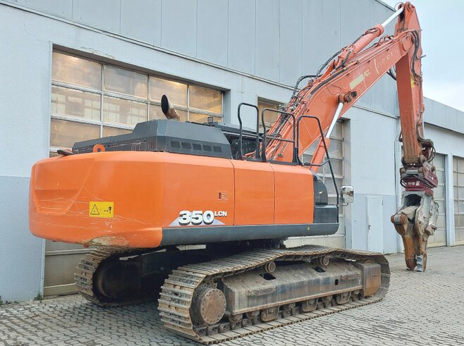 Hitachi ZX350LCN-6 +Demarec MQP-45