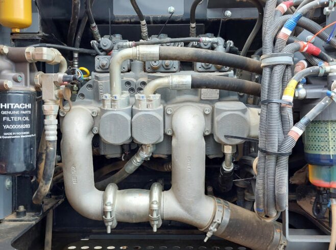 Hitachi ZX210LC-7