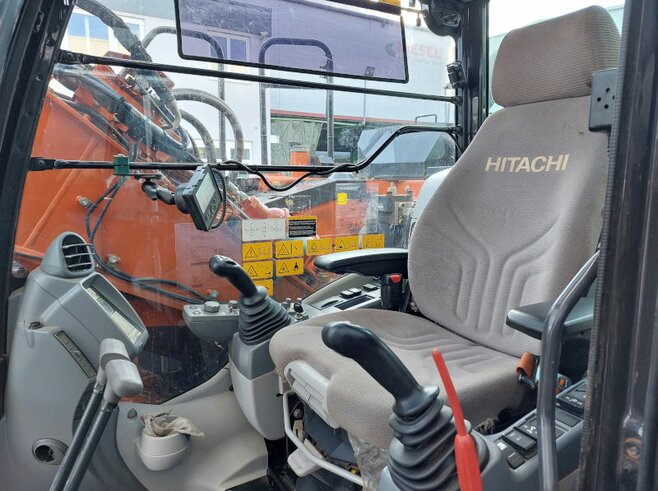 Hitachi ZX135US-6 Short reach front tunnel excavator