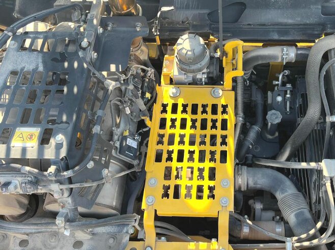 Komatsu PC240NLC-11