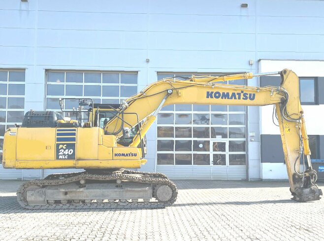 Komatsu PC240NLC-11