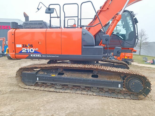 Hitachi ZX210LC-6 Teledipper