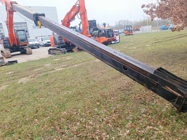 Hitachi ZX210LC-6 Teledipper
