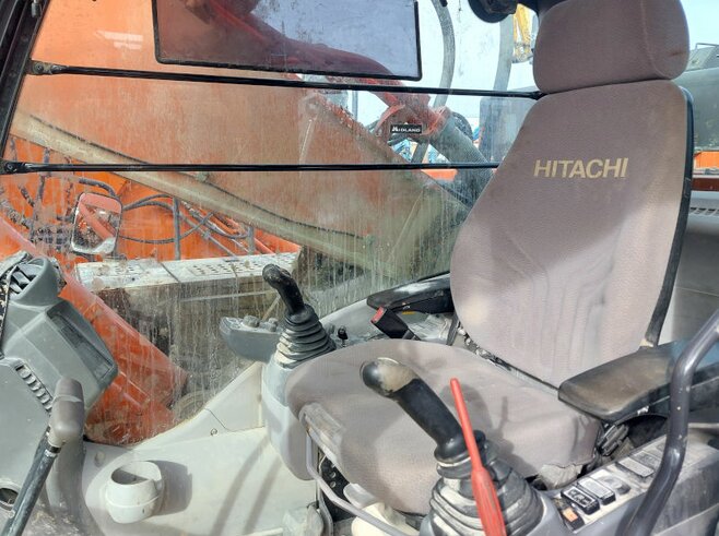 Hitachi ZX490LCH-6