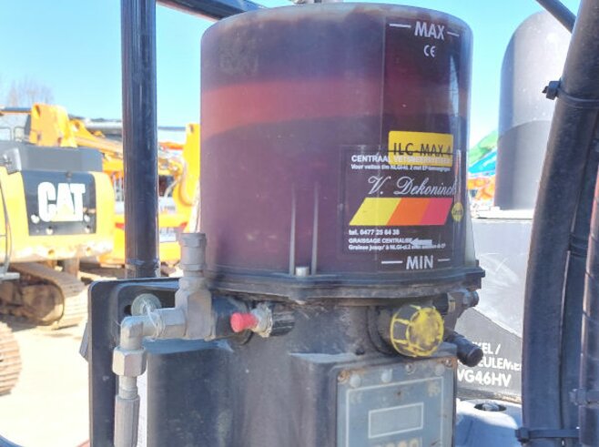 Hitachi ZX135US-6