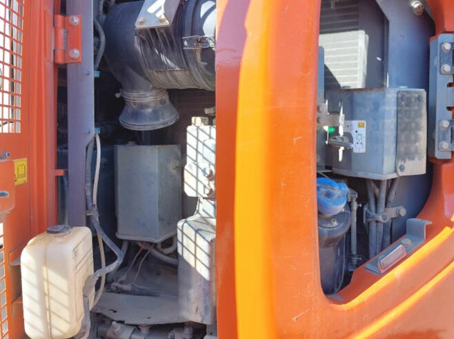 Hitachi ZX135US-6