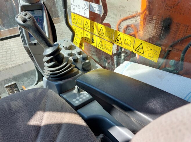 Hitachi ZX135US-6