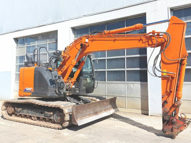 Hitachi ZX135US-6
