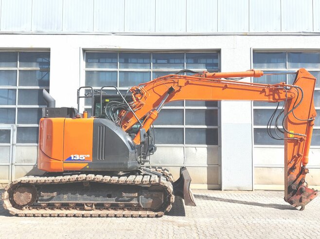 Hitachi ZX135US-6