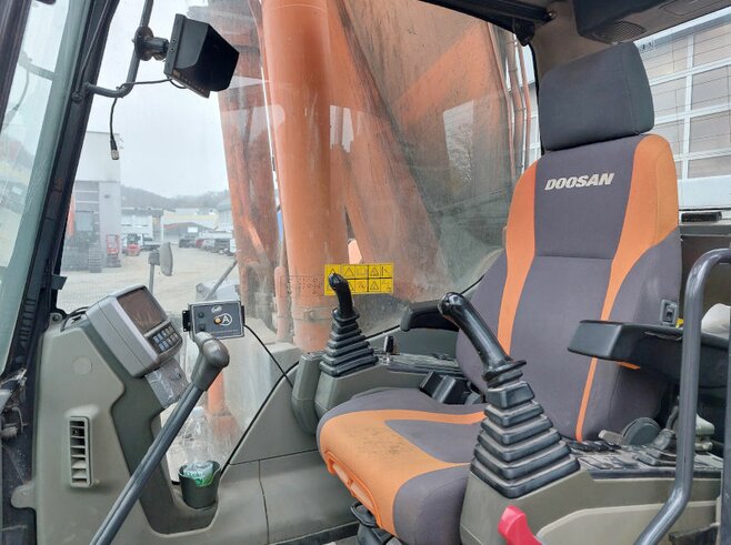 Doosan DX420LC