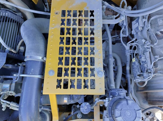 Komatsu HB365LC-3