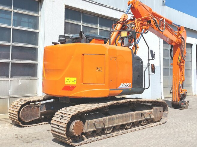Hitachi ZX225USLC-6