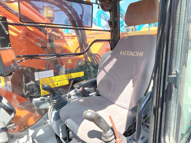 Hitachi ZX225USLC-6