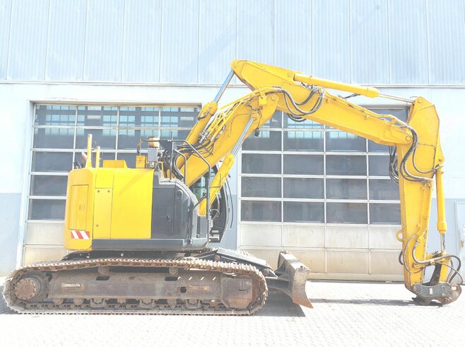 Hitachi ZX225USLC-6