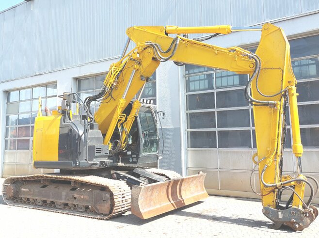 Hitachi ZX225USLC-6