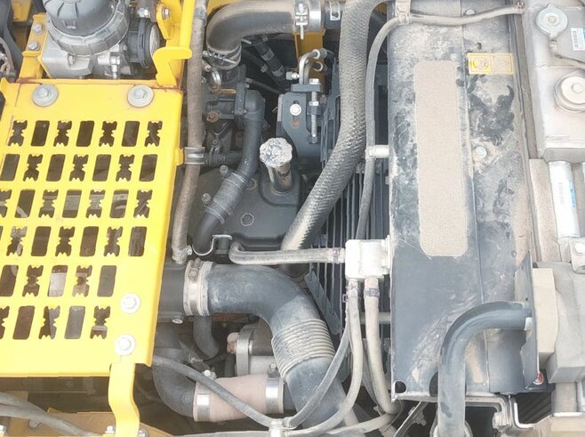 Komatsu PC240NLC-11