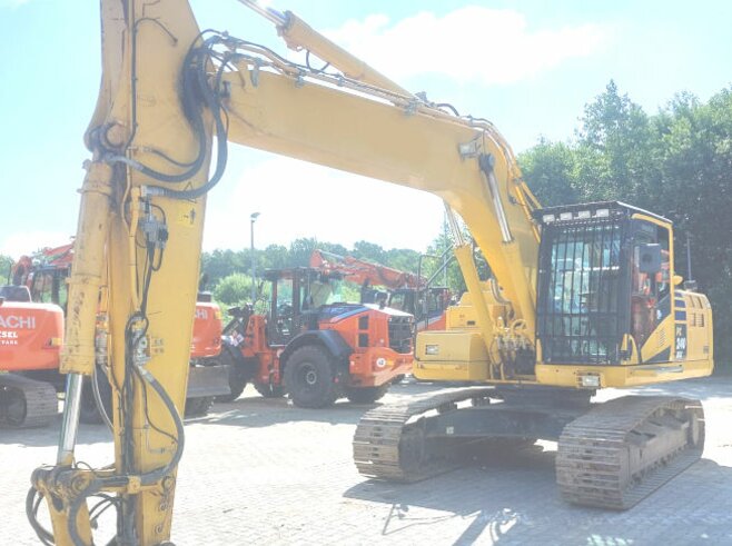 Komatsu PC240NLC-11