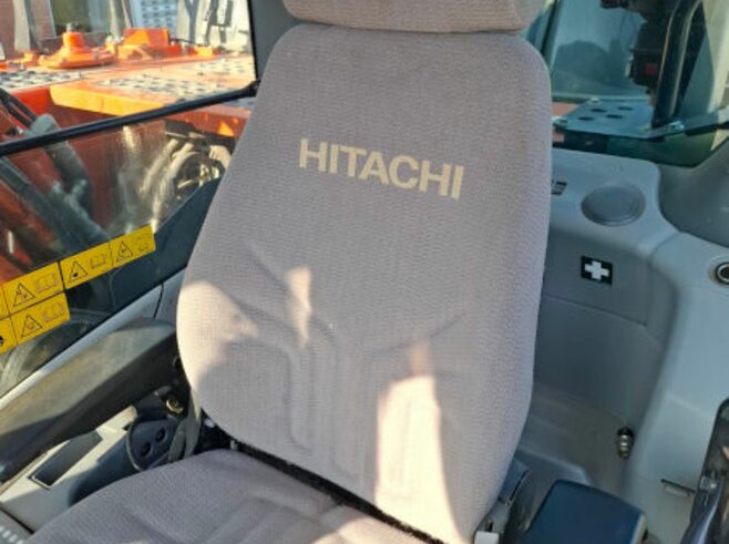 Hitachi ZX210LC-6