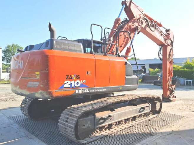 Hitachi ZX210LC-6