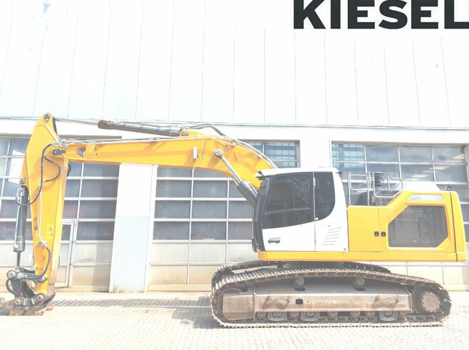 Liebherr R930NLC