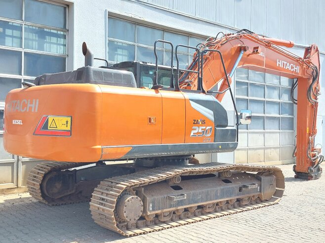 Hitachi ZX250LCN-7