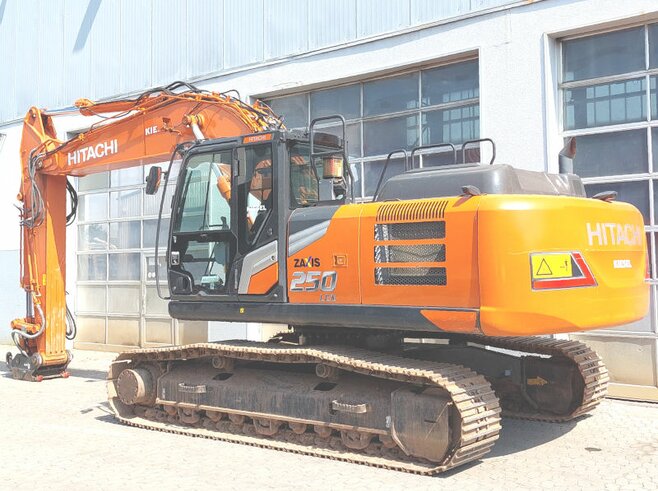 Hitachi ZX250LCN-7