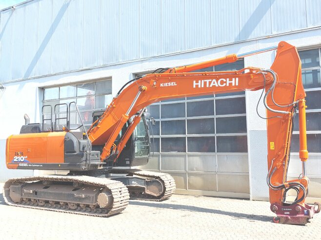Hitachi ZX210LC-6