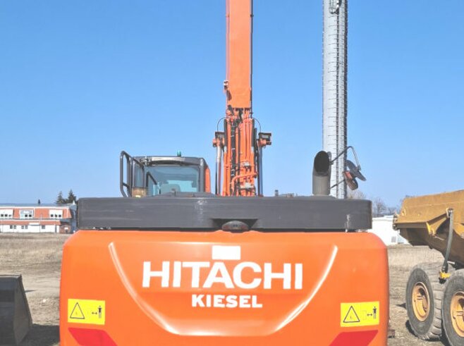 Hitachi ZX210LC-6 Teledipper