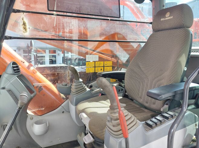 Hitachi ZX890LCH-6