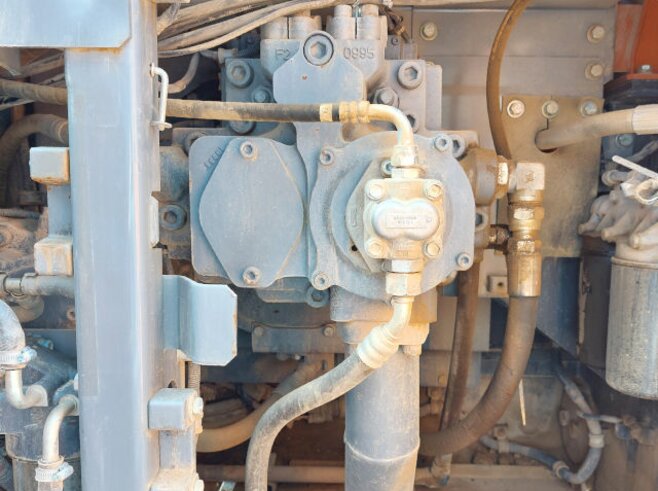 Hitachi ZX490LCH-7