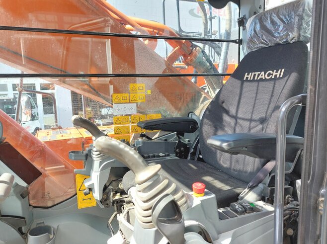 Hitachi ZX490LCH-7