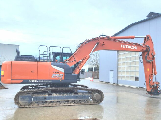 Hitachi ZX250LCN-7