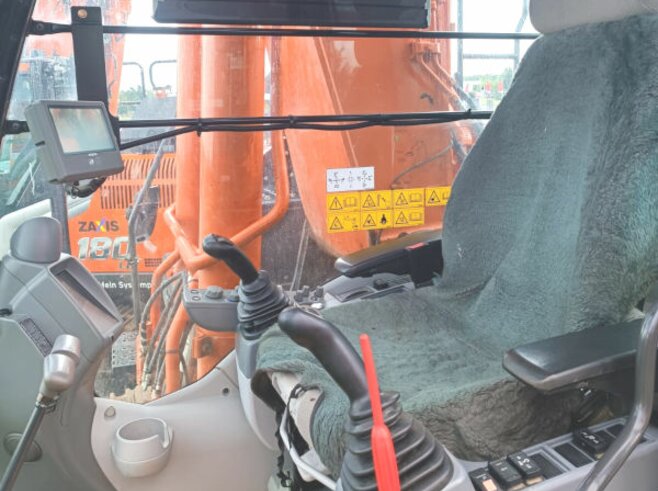 Hitachi ZX300LCN-6