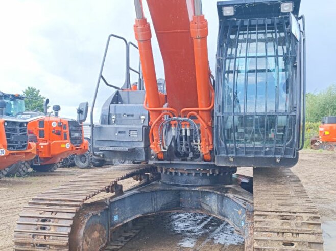 Hitachi ZX300LCN-6
