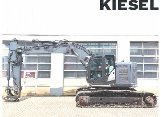 Hitachi ZX225USLC-6
