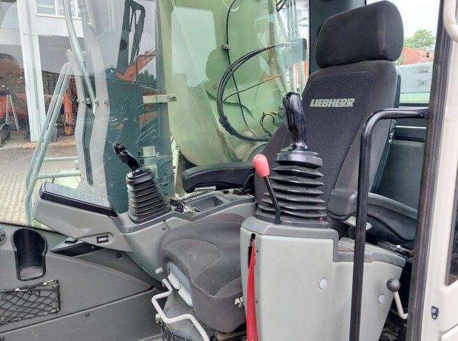 Liebherr R950 SME