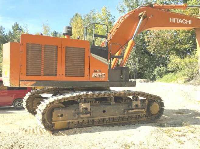 Hitachi ZX690LCH-7