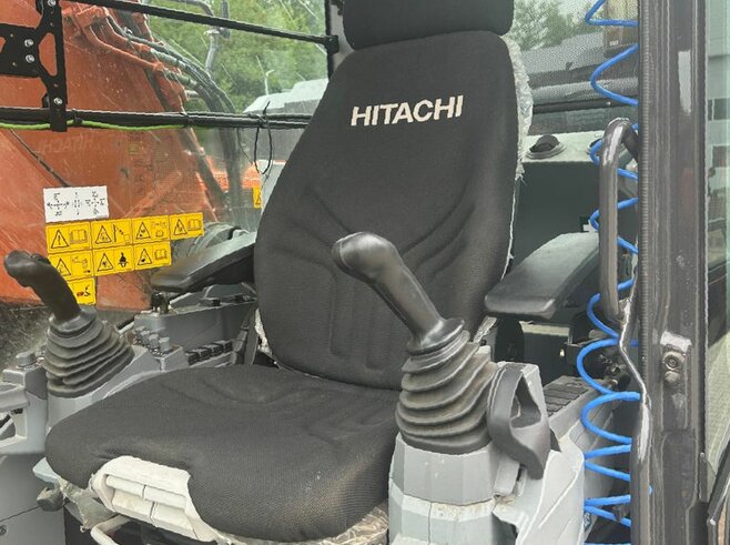 Hitachi ZX350LCN-7 Longreach